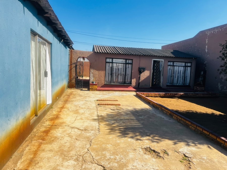 2 Bedroom Property for Sale in Daveyton Gauteng