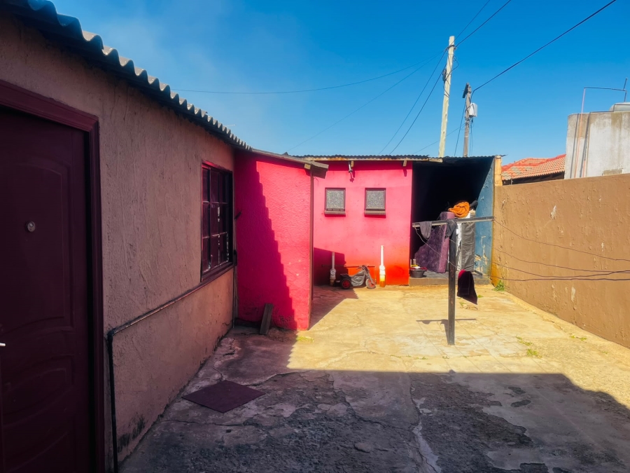 2 Bedroom Property for Sale in Daveyton Gauteng