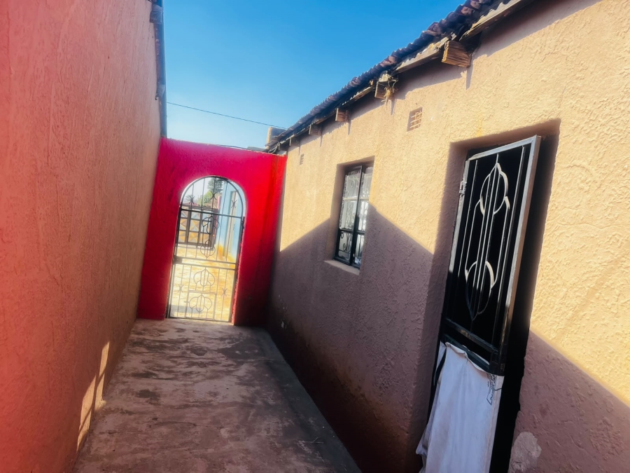 2 Bedroom Property for Sale in Daveyton Gauteng