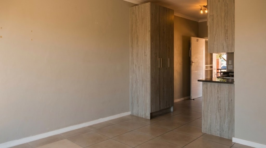 2 Bedroom Property for Sale in Goedeburg Gauteng