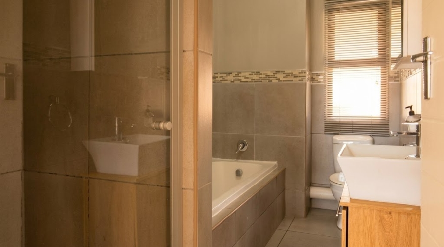 2 Bedroom Property for Sale in Goedeburg Gauteng