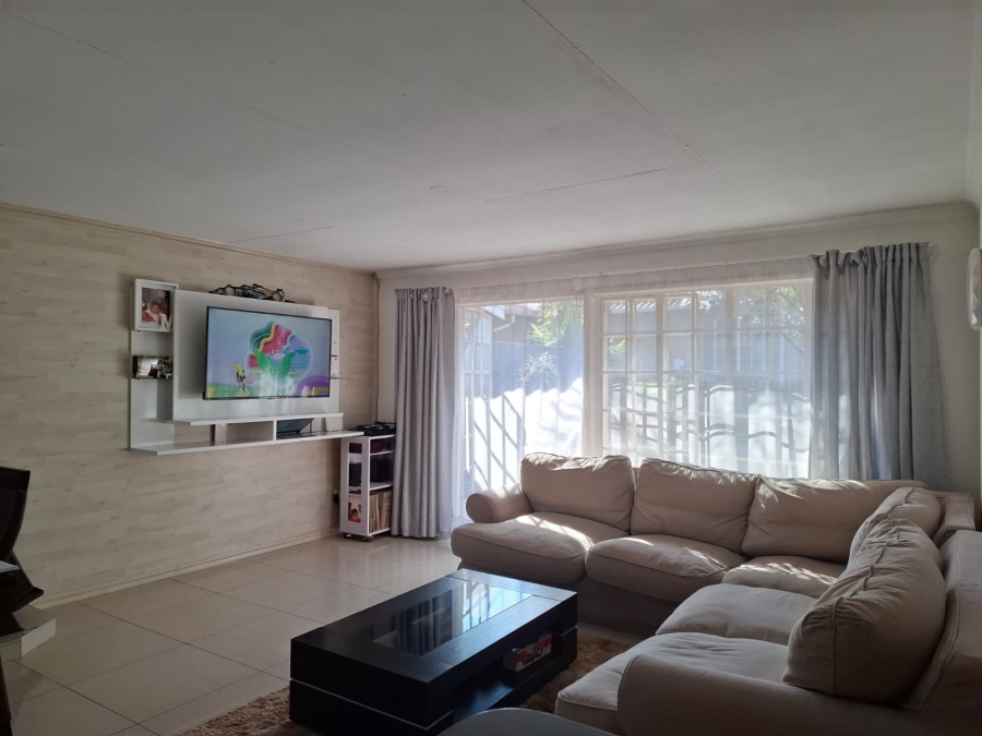 2 Bedroom Property for Sale in Dalpark Gauteng