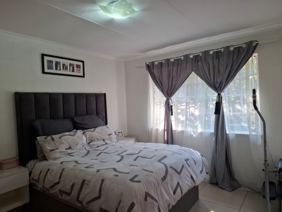 2 Bedroom Property for Sale in Dalpark Gauteng
