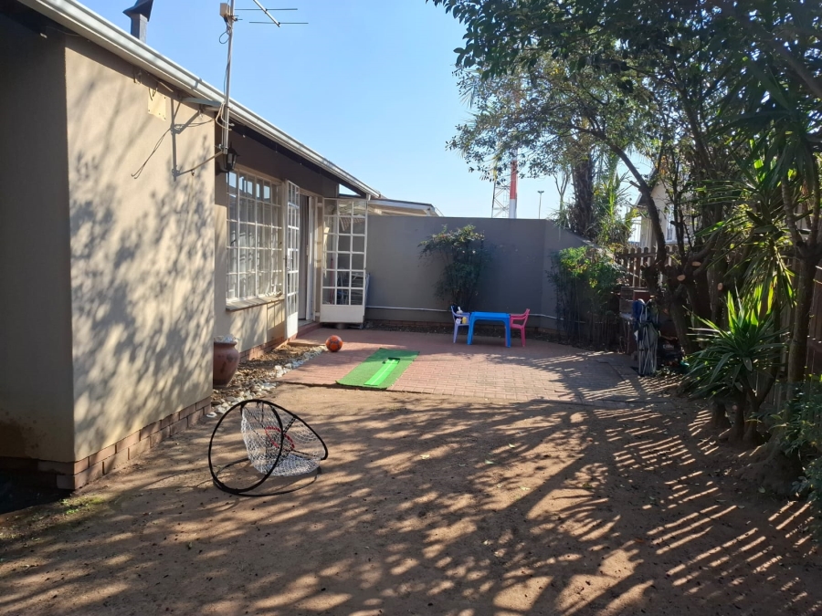 2 Bedroom Property for Sale in Dalpark Gauteng