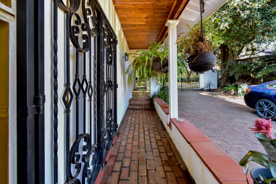 9 Bedroom Property for Sale in Baileys Muckleneuk Gauteng