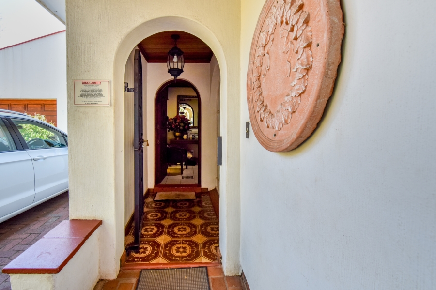 9 Bedroom Property for Sale in Baileys Muckleneuk Gauteng