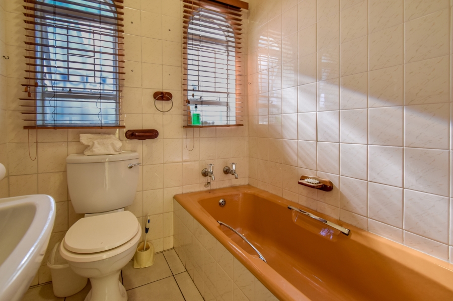 9 Bedroom Property for Sale in Baileys Muckleneuk Gauteng