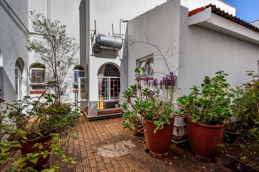 9 Bedroom Property for Sale in Baileys Muckleneuk Gauteng