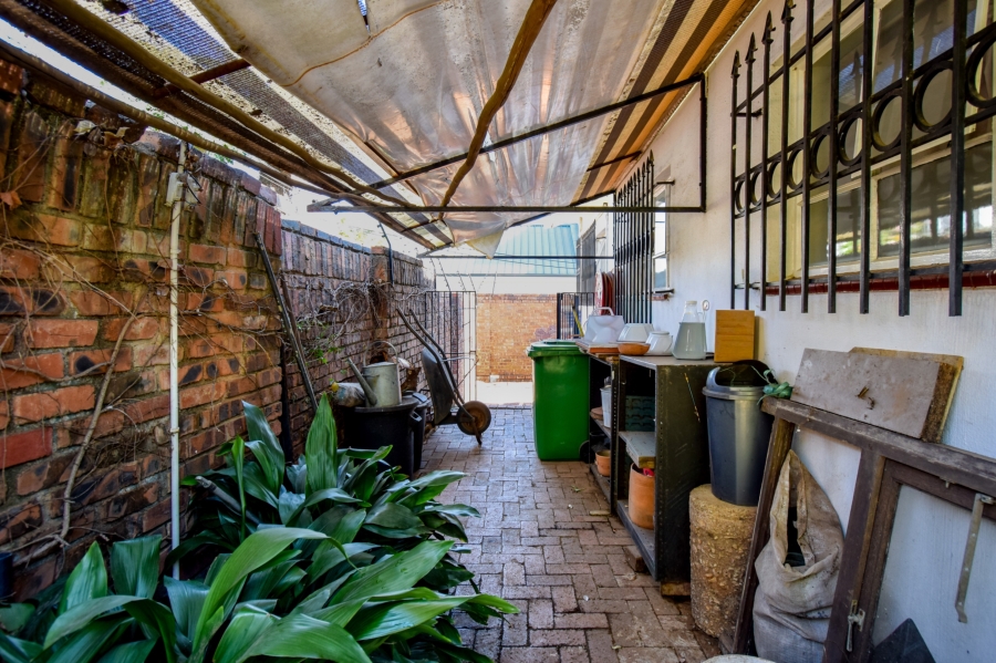 9 Bedroom Property for Sale in Baileys Muckleneuk Gauteng