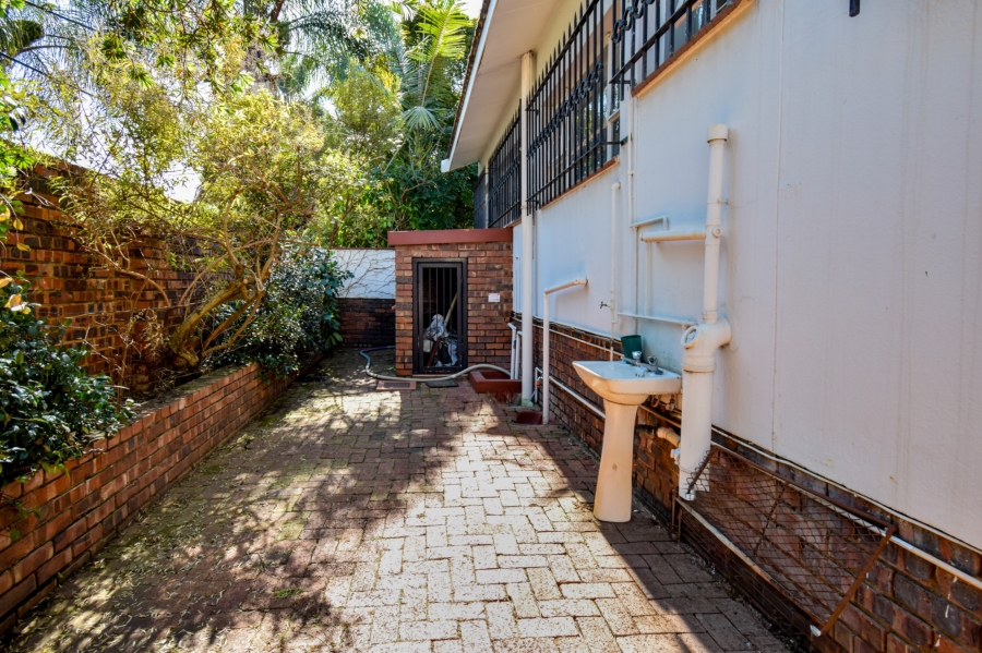 9 Bedroom Property for Sale in Baileys Muckleneuk Gauteng