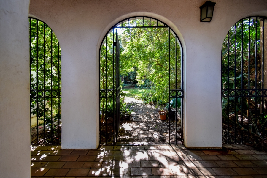 9 Bedroom Property for Sale in Baileys Muckleneuk Gauteng