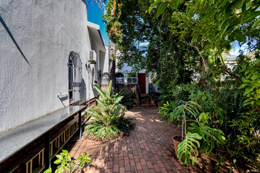 9 Bedroom Property for Sale in Baileys Muckleneuk Gauteng