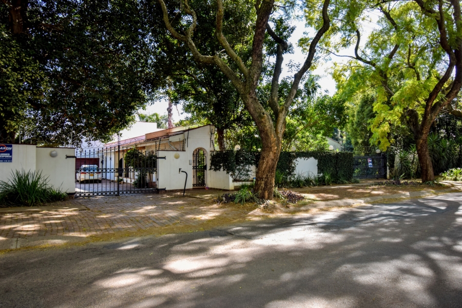 9 Bedroom Property for Sale in Baileys Muckleneuk Gauteng