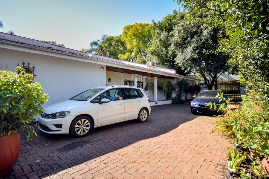 9 Bedroom Property for Sale in Baileys Muckleneuk Gauteng