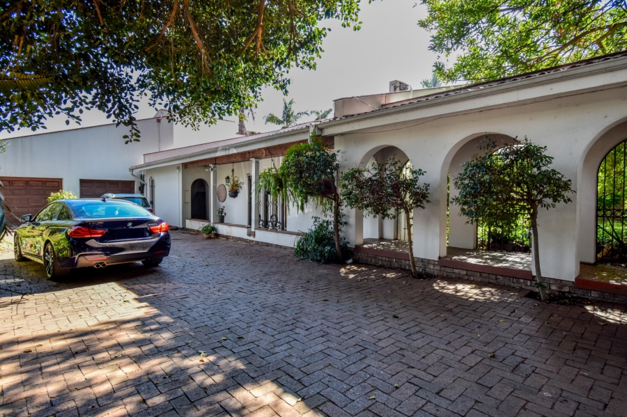 9 Bedroom Property for Sale in Baileys Muckleneuk Gauteng