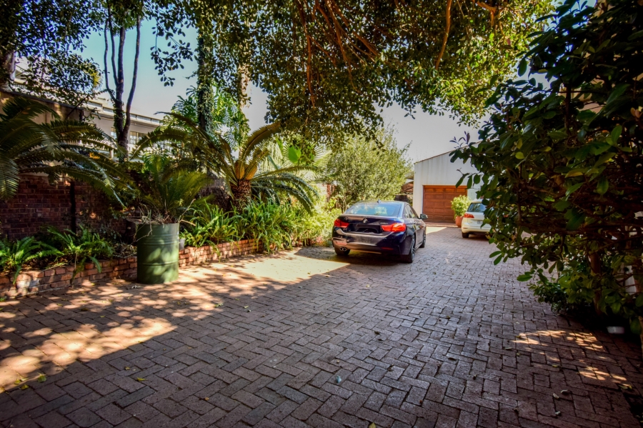 9 Bedroom Property for Sale in Baileys Muckleneuk Gauteng