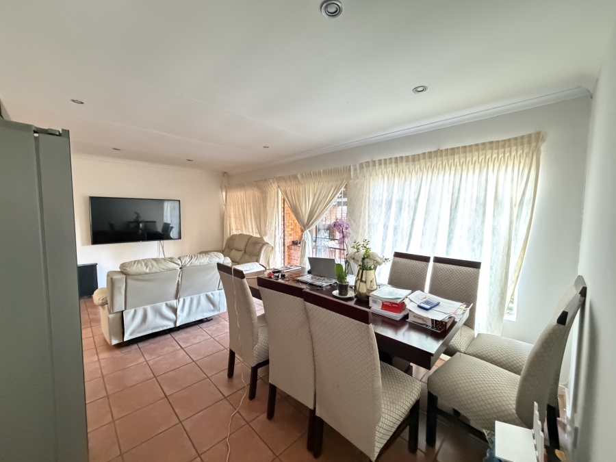 2 Bedroom Property for Sale in Meyerspark Gauteng