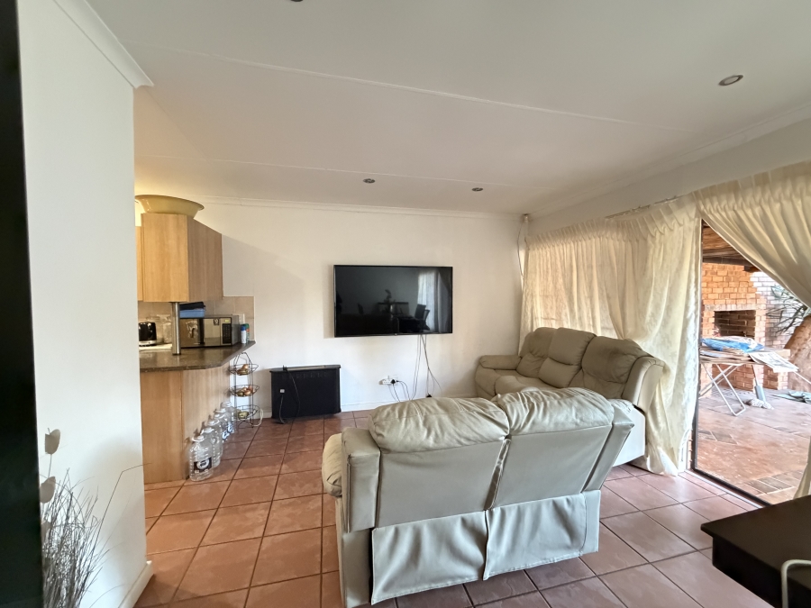 2 Bedroom Property for Sale in Meyerspark Gauteng