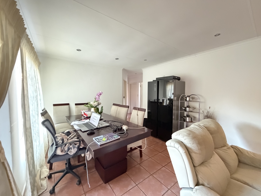 2 Bedroom Property for Sale in Meyerspark Gauteng