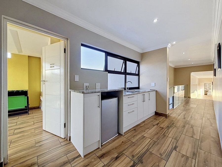 6 Bedroom Property for Sale in The Hills Game Reserve Estate Gauteng