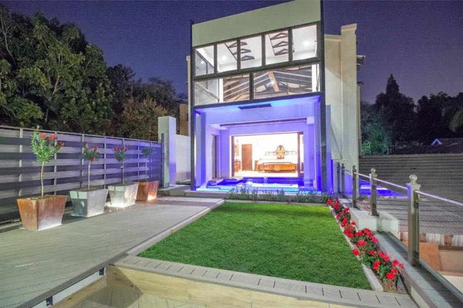 9 Bedroom Property for Sale in Waterkloof Ridge Gauteng