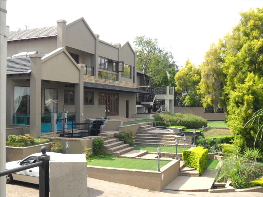 9 Bedroom Property for Sale in Waterkloof Ridge Gauteng