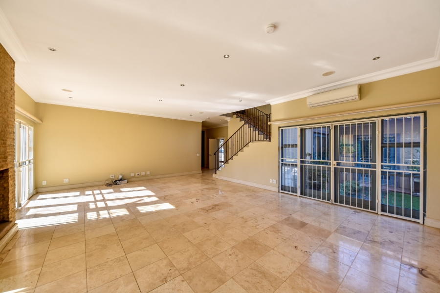 4 Bedroom Property for Sale in Baileys Muckleneuk Gauteng