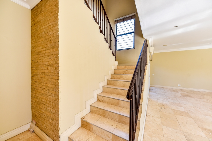 4 Bedroom Property for Sale in Baileys Muckleneuk Gauteng