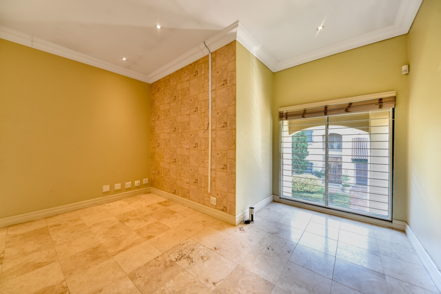 4 Bedroom Property for Sale in Baileys Muckleneuk Gauteng
