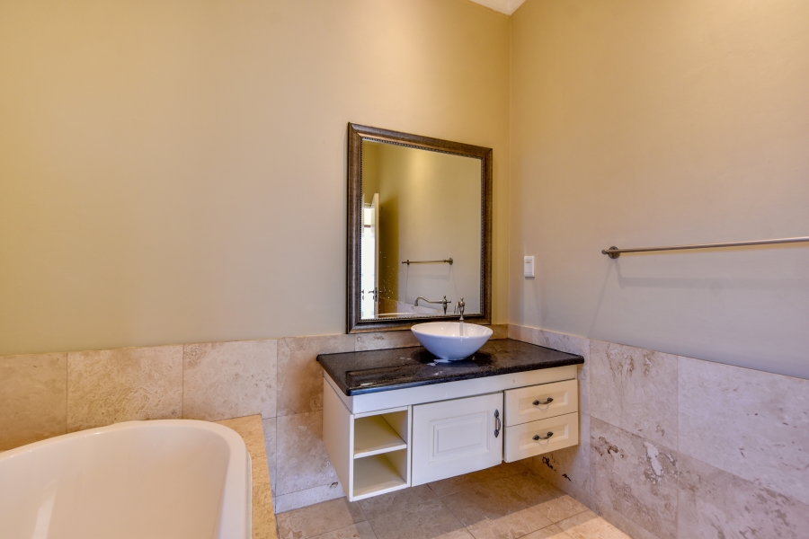 4 Bedroom Property for Sale in Baileys Muckleneuk Gauteng