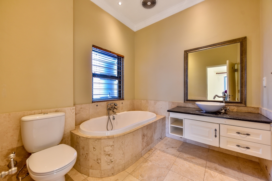 4 Bedroom Property for Sale in Baileys Muckleneuk Gauteng