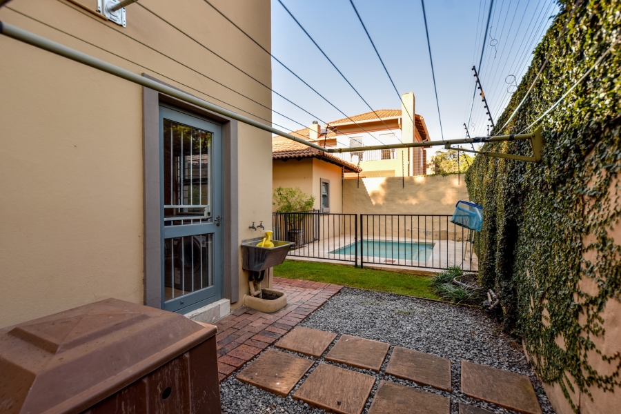 4 Bedroom Property for Sale in Baileys Muckleneuk Gauteng