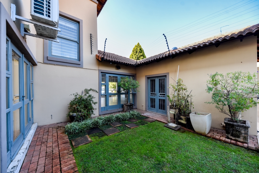 4 Bedroom Property for Sale in Baileys Muckleneuk Gauteng