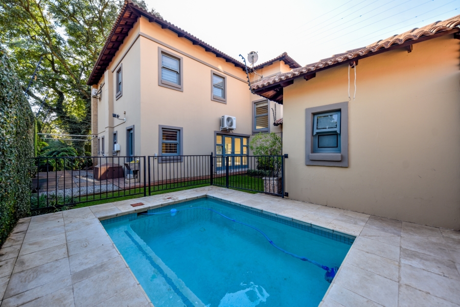 4 Bedroom Property for Sale in Baileys Muckleneuk Gauteng