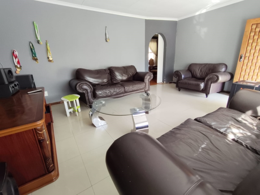 3 Bedroom Property for Sale in Brackendowns Gauteng