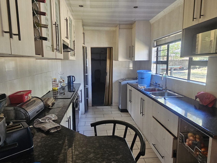 3 Bedroom Property for Sale in Brackendowns Gauteng