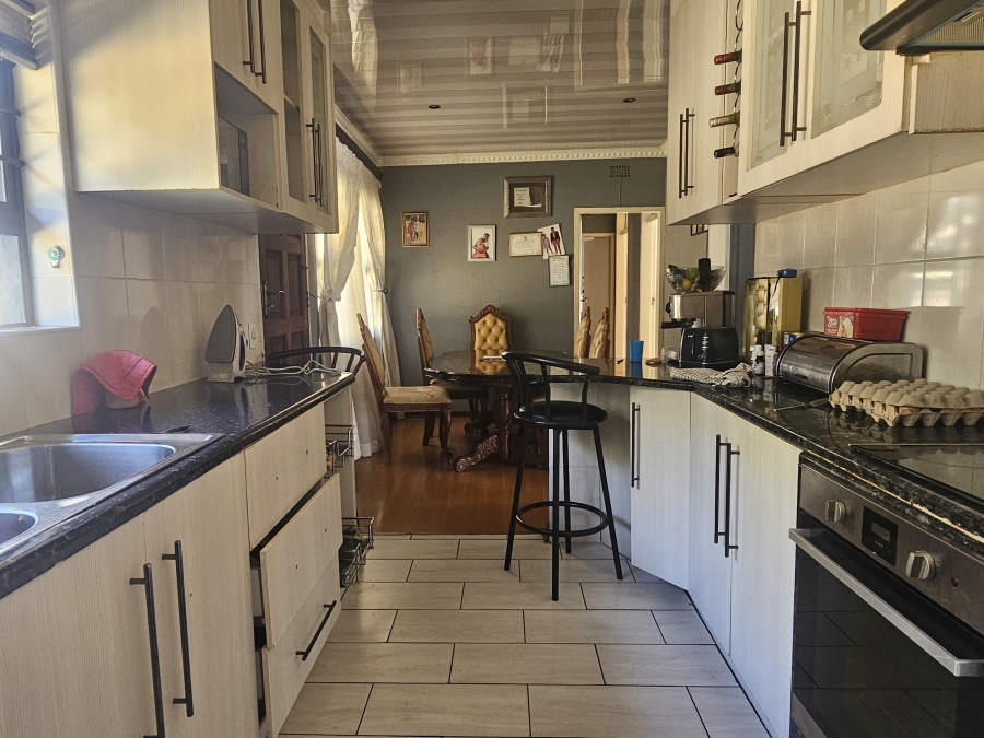 3 Bedroom Property for Sale in Brackendowns Gauteng