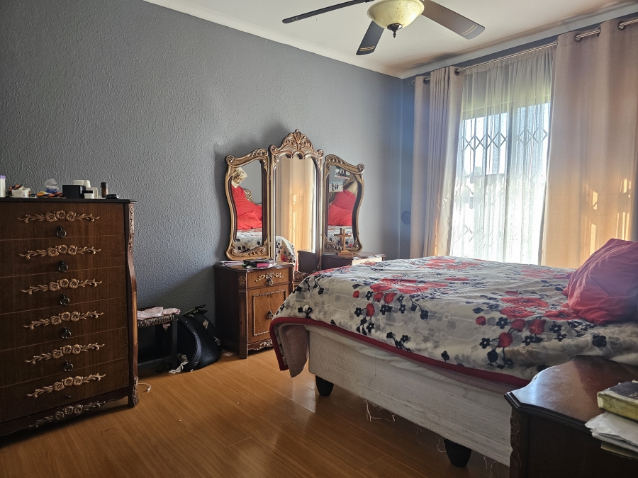 3 Bedroom Property for Sale in Brackendowns Gauteng