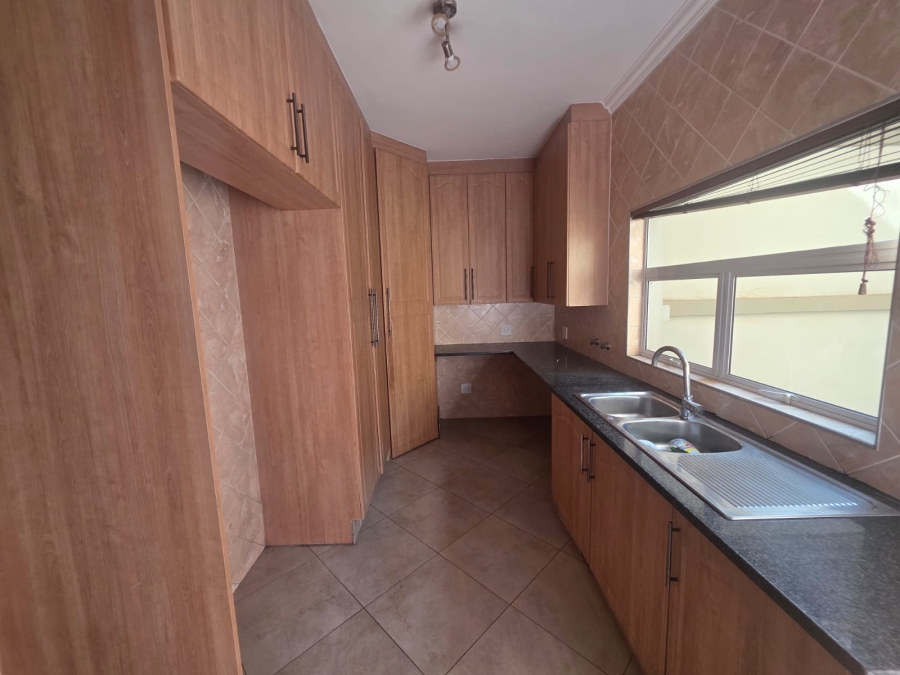 To Let 4 Bedroom Property for Rent in Ebotse Golf Estate Gauteng