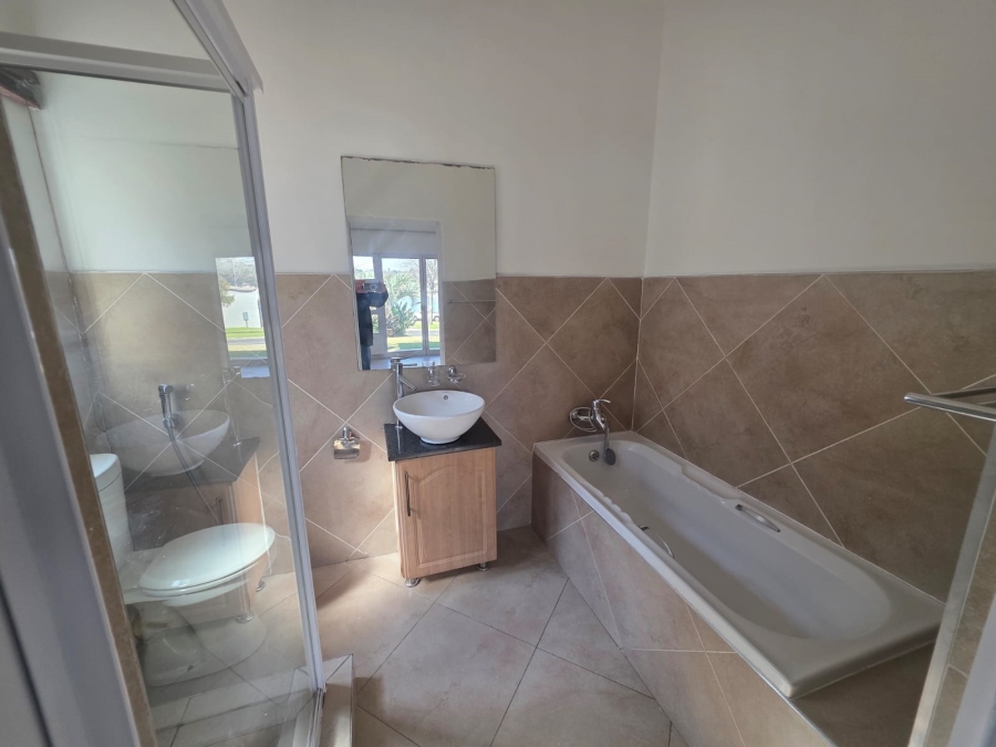 To Let 4 Bedroom Property for Rent in Ebotse Golf Estate Gauteng