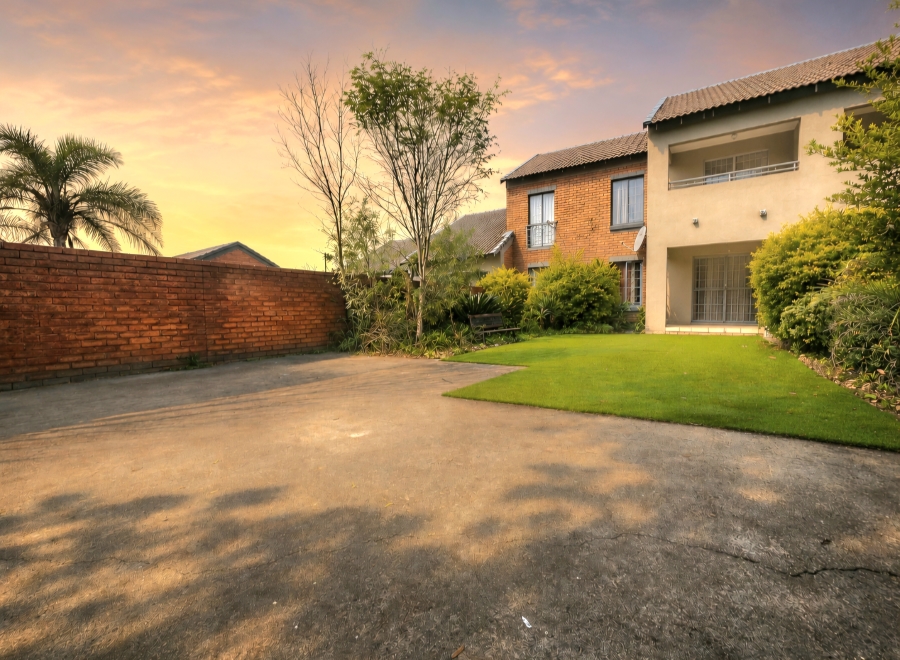 2 Bedroom Property for Sale in Eco Park Gauteng