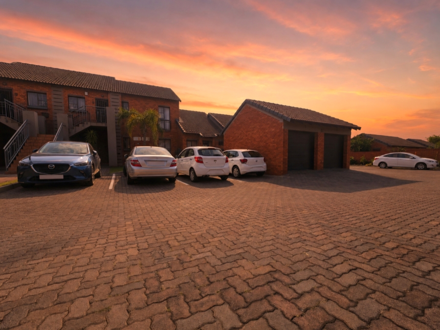 2 Bedroom Property for Sale in Eco Park Gauteng