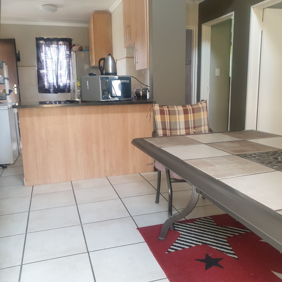2 Bedroom Property for Sale in Kosmosdal Gauteng