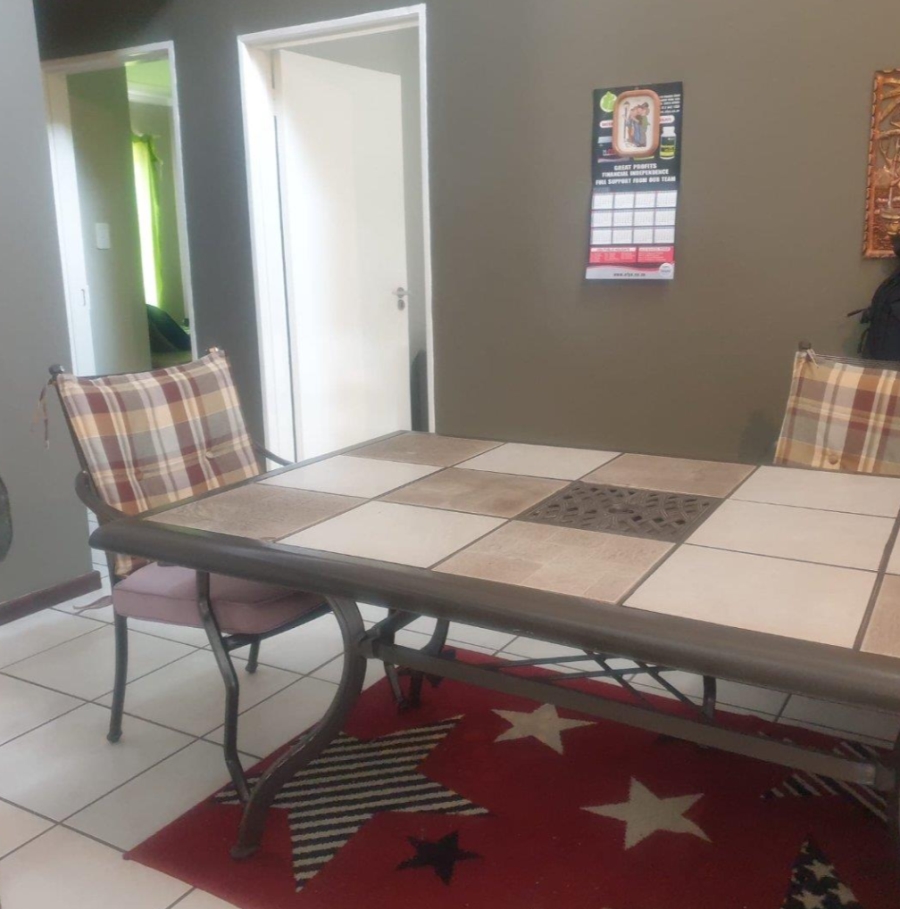 2 Bedroom Property for Sale in Kosmosdal Gauteng