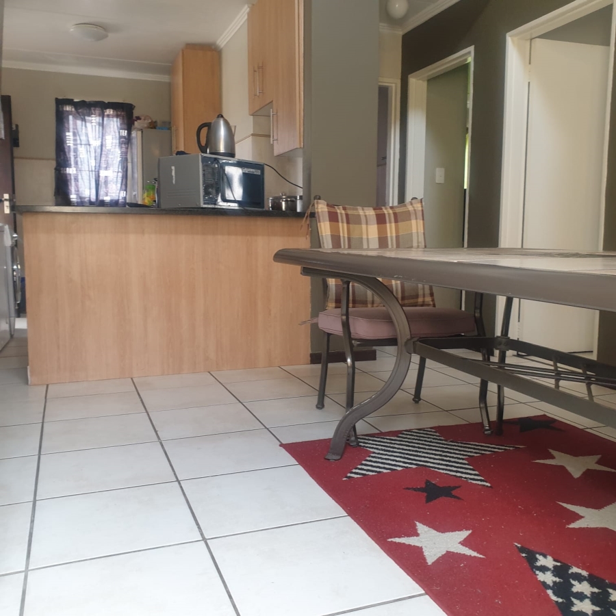 2 Bedroom Property for Sale in Kosmosdal Gauteng