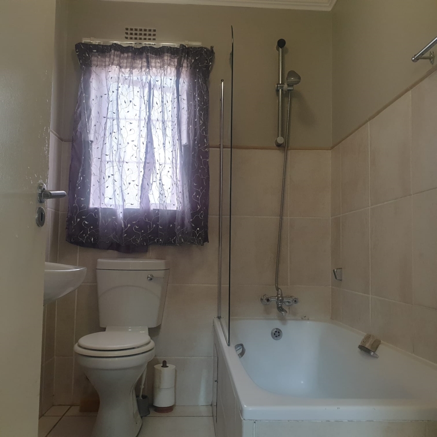 2 Bedroom Property for Sale in Kosmosdal Gauteng