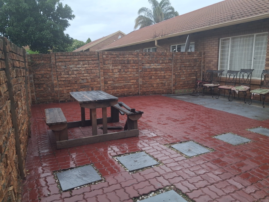 2 Bedroom Property for Sale in The Orchards Gauteng