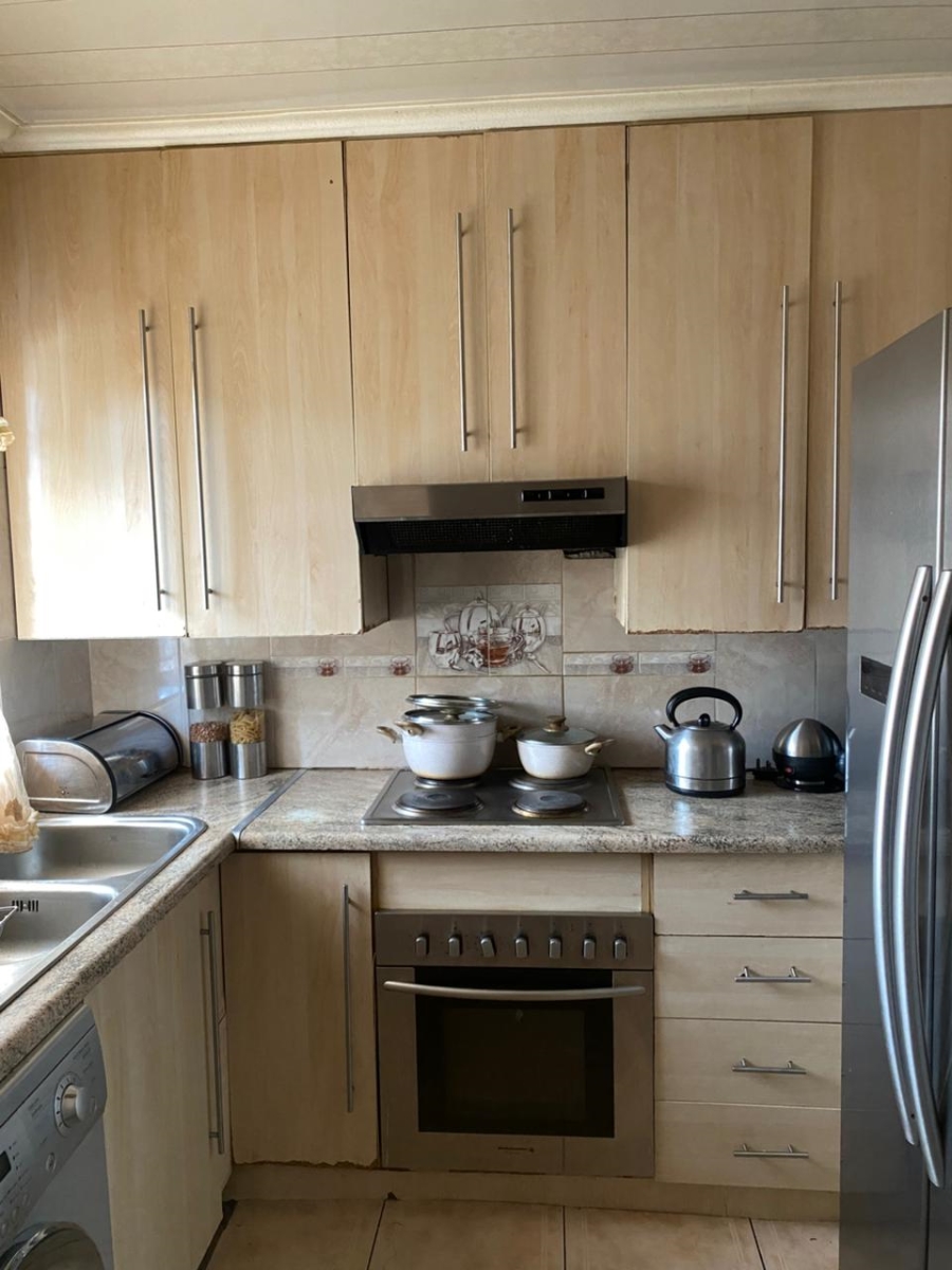 2 Bedroom Property for Sale in The Orchards Gauteng