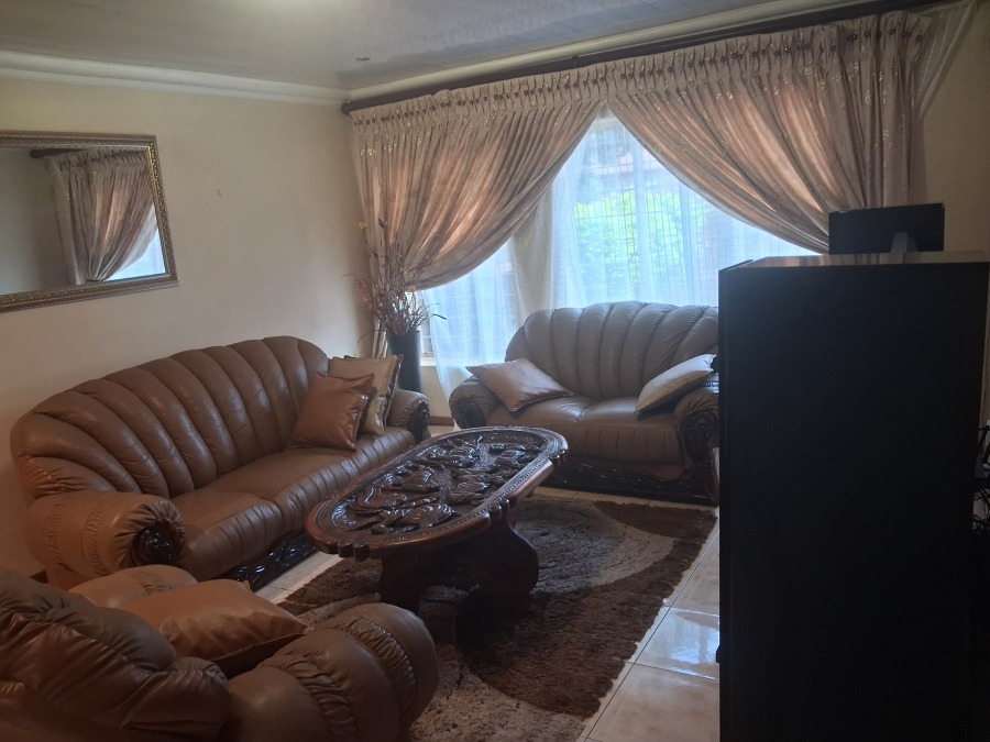 2 Bedroom Property for Sale in The Orchards Gauteng