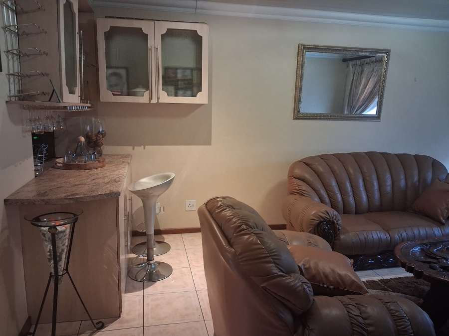 2 Bedroom Property for Sale in The Orchards Gauteng